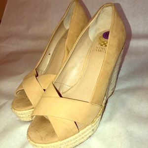 Vince Camuto 8.5 Tan Wedge (New)